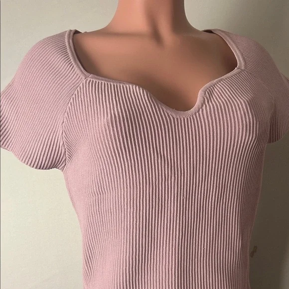 And Now This Women's Cap Sleeves Cropped Top T-Shirt Size Medium NWT - Picture 2 of 9